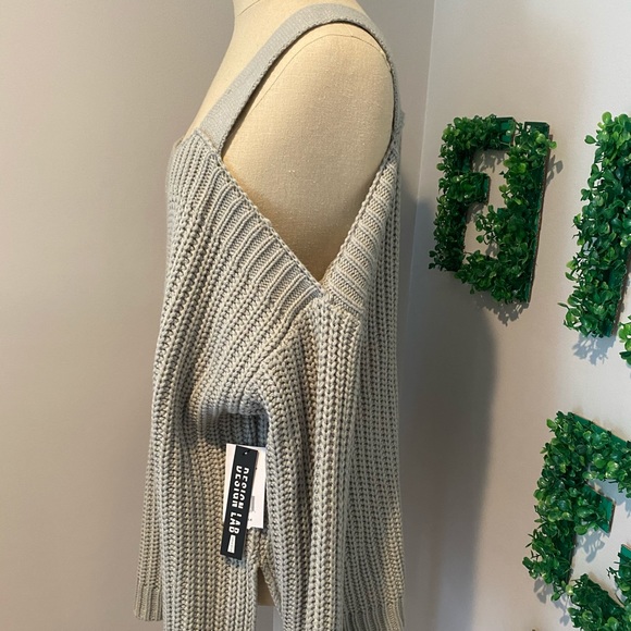 Cold Shoulder Swearer Design Lab NEW WITH TAGS - Picture 2 of 5